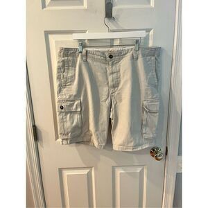 Dockers Putty Classic Fit Cargo Shorts sz 40 EUC